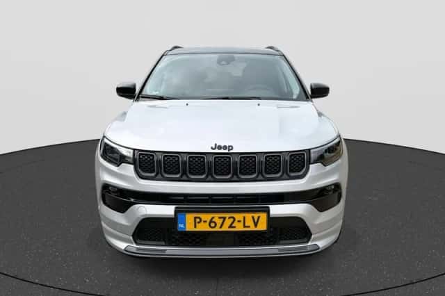 Jeep Compass (2022) thumbnail 2