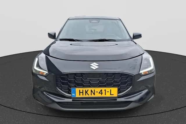 Suzuki Swift (2025) thumbnail 2