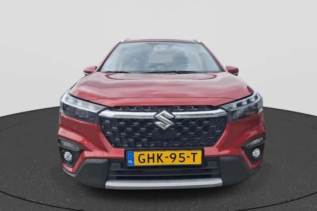 Suzuki S-Cross (2024) thumbnail 2