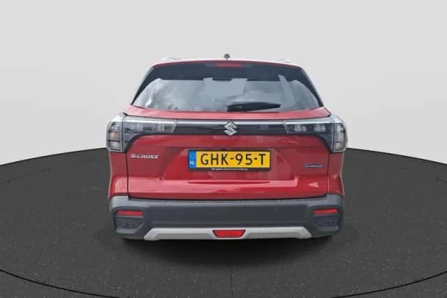 Suzuki S-Cross (2024) thumbnail 6