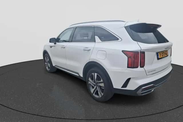 Kia Sorento (2023) thumbnail 5