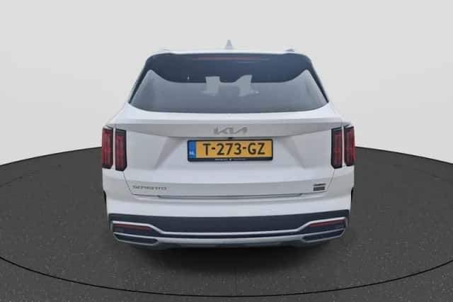 Kia Sorento (2023) thumbnail 6