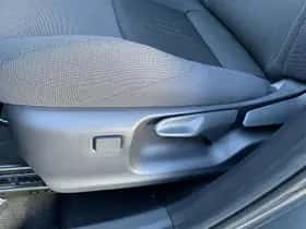 Toyota C-HR (2025) thumbnail 17