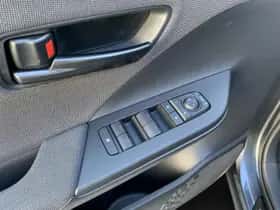 Toyota C-HR (2025) thumbnail 22