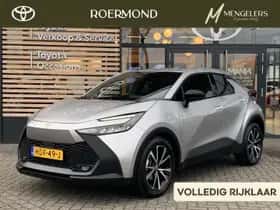 Toyota C-HR (2025) thumbnail 1