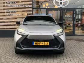 Toyota C-HR (2025) thumbnail 2
