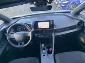 Toyota C-HR (2025) thumbnail 12