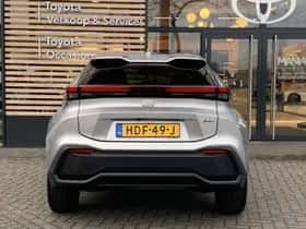 Toyota C-HR (2025) thumbnail 6