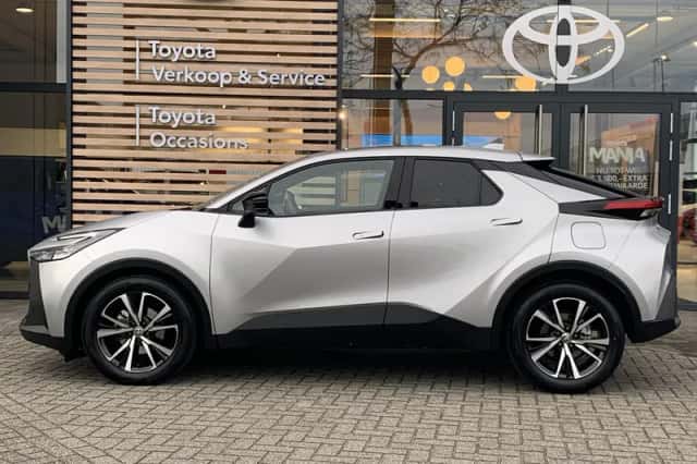 Toyota C-HR (2025) thumbnail 8