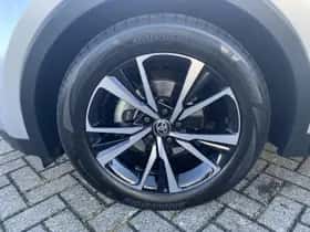 Toyota C-HR (2025) thumbnail 9
