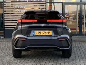 Toyota C-HR (2025) thumbnail 6