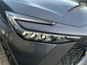 Toyota C-HR (2025) thumbnail 9