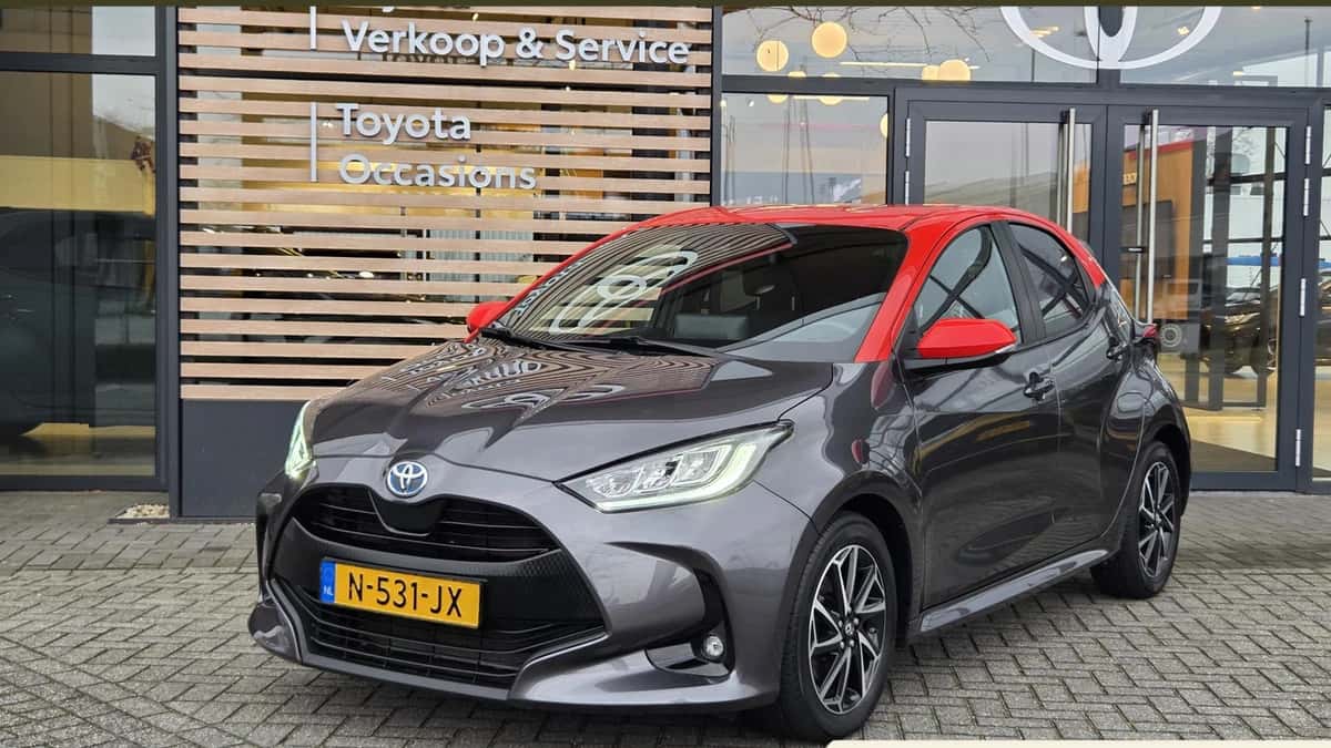 Toyota Yaris (2021) — foto 1