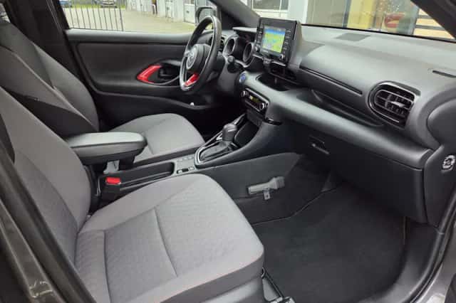 Toyota Yaris (2021) thumbnail 15
