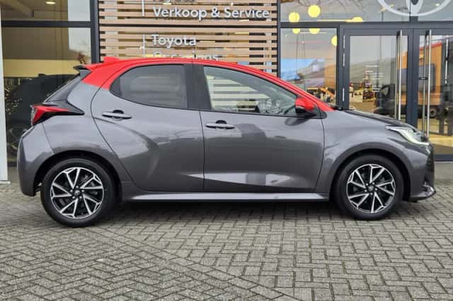 Toyota Yaris (2021) thumbnail 5