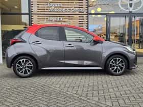 Toyota Yaris (2021) thumbnail 5