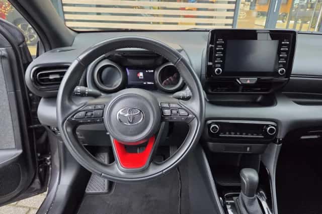 Toyota Yaris (2021) thumbnail 7