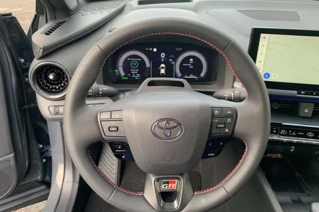 Toyota C-HR (2026) thumbnail 15