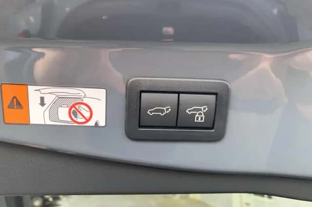 Toyota C-HR (2026) thumbnail 19