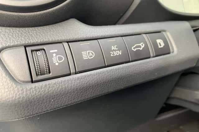 Toyota C-HR (2026) thumbnail 22
