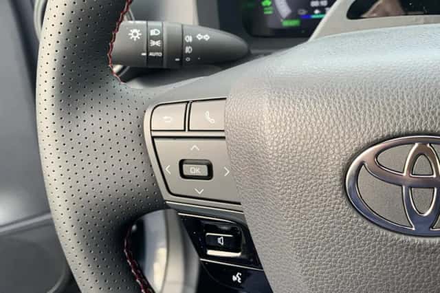 Toyota C-HR (2026) thumbnail 23