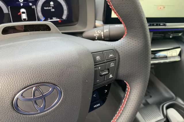 Toyota C-HR (2026) thumbnail 25