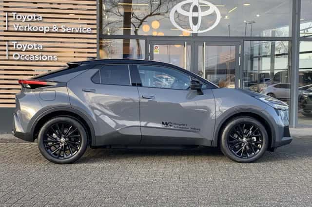 Toyota C-HR (2026) thumbnail 4