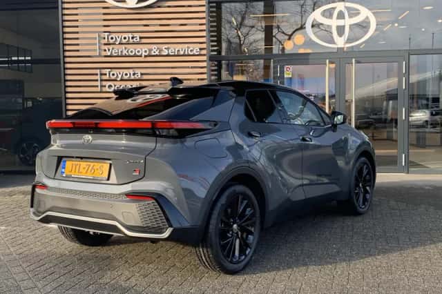 Toyota C-HR (2026) thumbnail 5