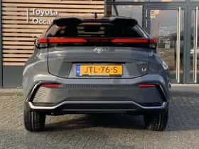 Toyota C-HR (2026) thumbnail 6