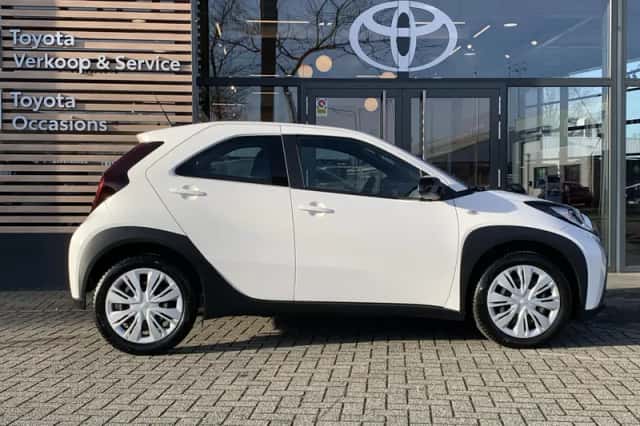 Toyota Aygo X (2024) thumbnail 4