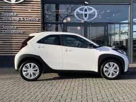 Toyota Aygo X (2024) thumbnail 4