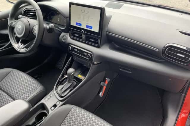 Toyota Yaris (2025) thumbnail 12