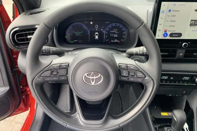 Toyota Yaris (2025) thumbnail 13