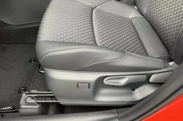 Toyota Yaris (2025) thumbnail 14