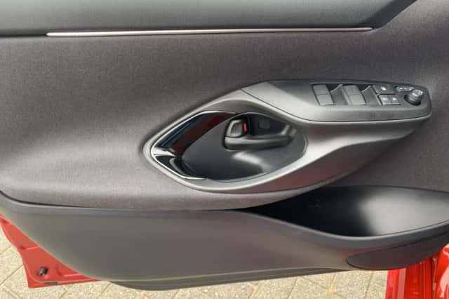 Toyota Yaris (2025) thumbnail 18