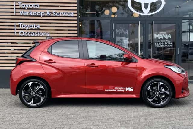 Toyota Yaris (2025) thumbnail 4