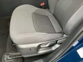 Toyota C-HR (2025) thumbnail 14