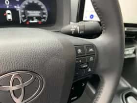 Toyota C-HR (2025) thumbnail 23