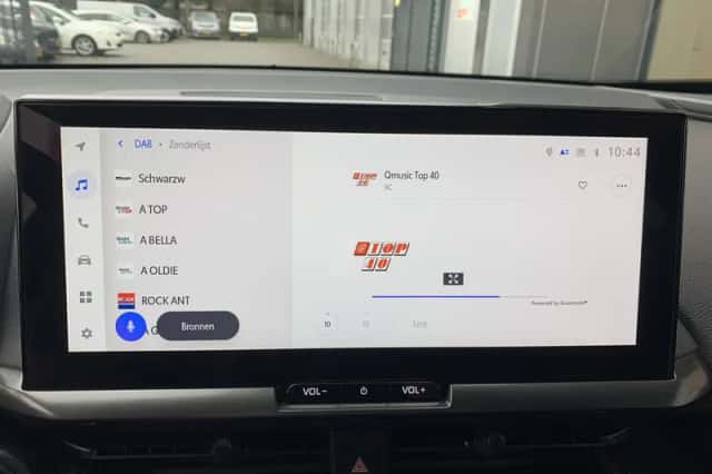 Toyota C-HR (2025) thumbnail 26
