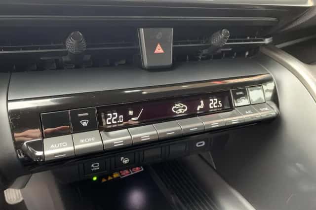 Toyota C-HR (2025) thumbnail 29