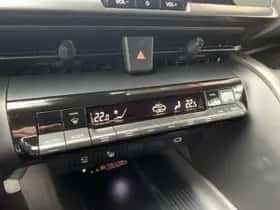 Toyota C-HR (2025) thumbnail 29