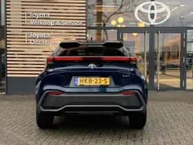 Toyota C-HR (2025) thumbnail 6