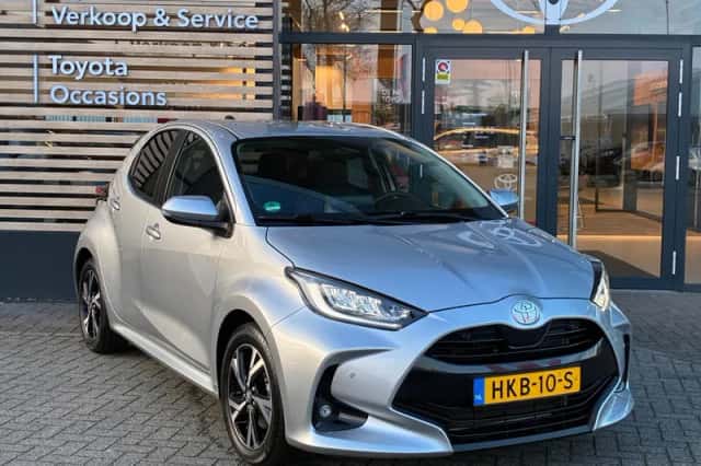 Toyota Yaris (2025) thumbnail 2