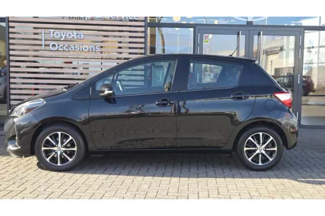 Toyota Yaris (2020) thumbnail 2