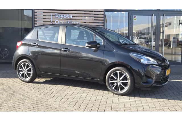 Toyota Yaris (2020) thumbnail 4