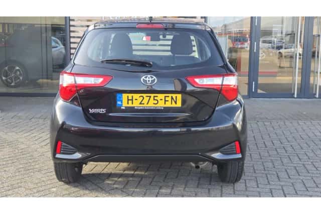 Toyota Yaris (2020) thumbnail 6