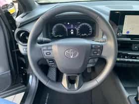 Toyota C-HR (2024) thumbnail 12