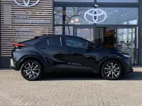 Toyota C-HR (2024) thumbnail 4