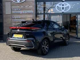 Toyota C-HR (2024) thumbnail 5