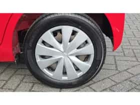 Toyota Aygo (2018) thumbnail 17